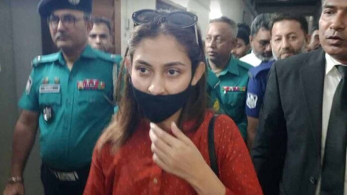 আদালতে আত্মসমর্পণ করে জামিন নিলেন মেহজাবীন।