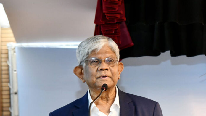 অর্থ উপদেষ্টা সালেহউদ্দিন আহমেদ অর্থ উপদেষ্টা সালেহউদ্দিন আহমেদ