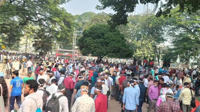 আন্দোলনরত শিক্ষকরা আন্দোলনরত শিক্ষকরা