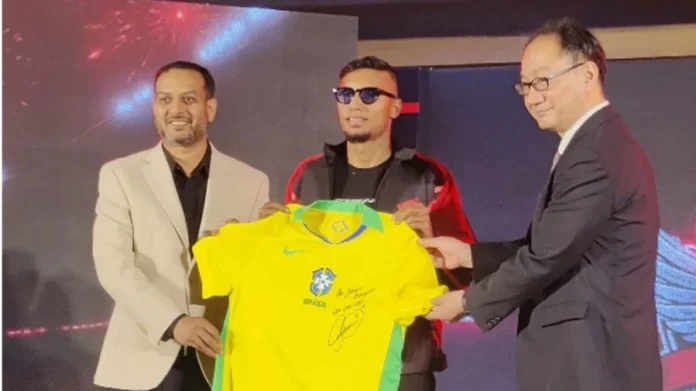 জামাল ভুঁইয়াকে স্বাক্ষরিত জার্সি পাঠিয়েছেন নেইমার